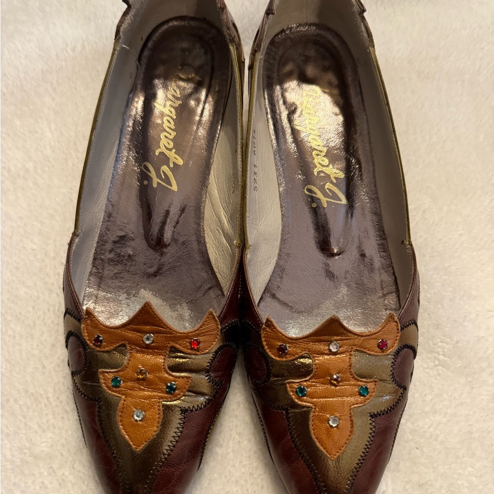 Margaret J  Vintage Brown and Tan Flats with a Beautiful Jeweled Design.Size 6.5